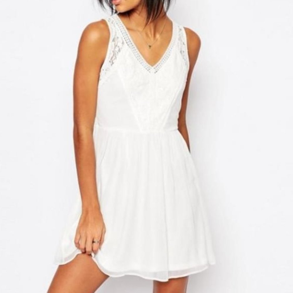 White Chiffon and Lace Vero Moda Dress